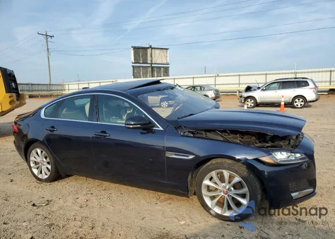 2018 Jaguar Xf Premium из США, поврежденный, VIN SAJBD4FX3JCY70044